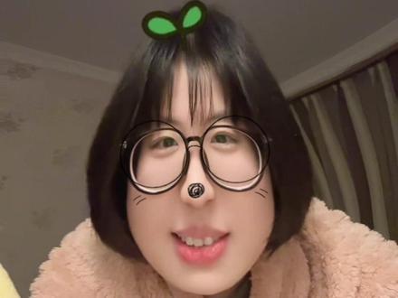 姐妹们,俺真的不中了,就是这个伪骨科哥妹太好磕了!甜亖我了#双轨 #虞书欣 #何与 #甜疯了