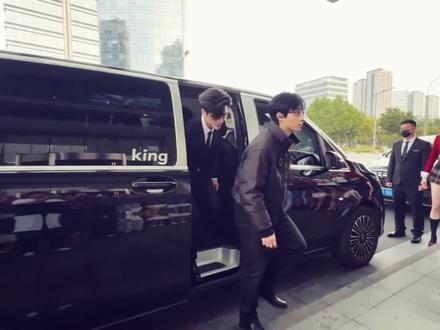 KING退出EXO后创建了永劫男团,但还是因为资本家的打压没有出道@克烈 @不会捏蓝(永劫无间) @纪老师 @今晚打虎 @冬日川 #永劫发发ai大赛 #无间主播 #ai在无间 #king #无间脑洞