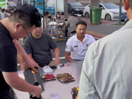 再次感谢翟好宁团队、甲由传媒李总、小侯总、河南三妞、对赵岗淄博烧烤的支持和认可!👍