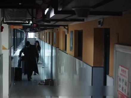 江寒生再次受到戚严的威胁,戚严这个表态还得是铁二牛来演,够癫#钢铁森林 #井柏然 #蔡文静