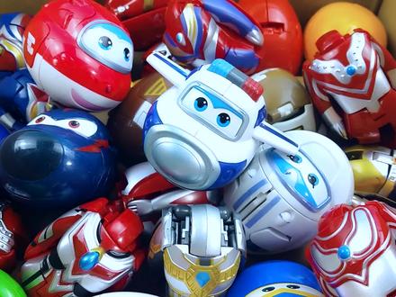 满满一箱的超级飞侠趣变蛋和奥特曼奥特蛋变形蛋玩具