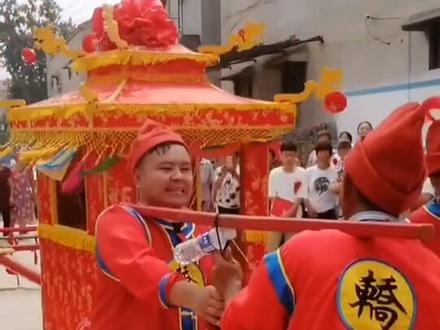 花花轿迎亲,颠轿一折!豫东美丽新娘#花轿接亲 #接新娘