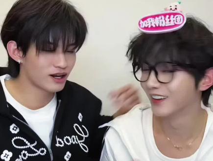 #郝熠然 #云旗 #直播录屏分享 这个片段我都只敢捂着被窝偷看 高嘉辉你就这么光明正大的cue出来了????#云熠星河