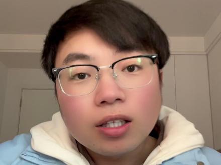 当飞儿乐队三代主唱同唱《你的微笑》,你更喜欢哪个版本呢?#你的微笑 #飞儿乐队 #詹雯婷 #韩睿 #小羽