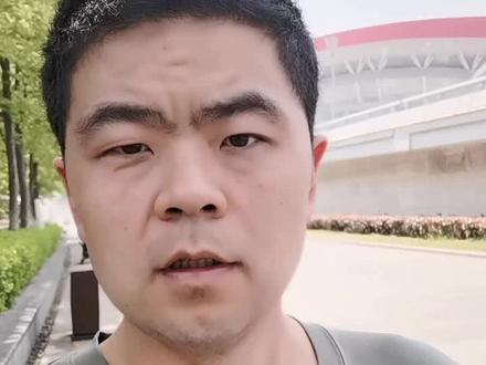 1小时跑完10公里很优秀了,大家不要太过纠结于速度和距离,更别去攀比成绩,特别是想减肥和健康跑的跑友,循序渐进,跑好自己就行,坚持跑步,难在坚持#跑步 #减肥 #晨跑 #10公里 #马拉松