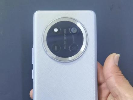 荣耀x60pro 中框磕碰 换它