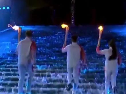 #2025全运会 开幕式“水舞台”惊艳亮相!为什么这次火炬会在水里传递?(央视频号:5@体坛)