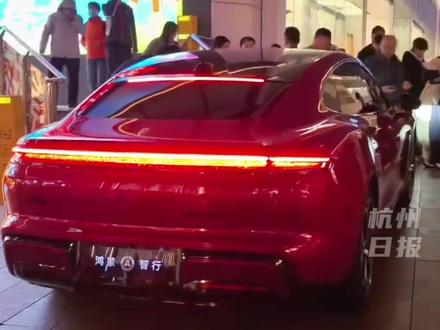 #尚界Z7亮相长沙街头引路人围观,路人纷纷举起手机,直呼真帅! #长沙