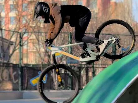 两个要领学会下陡坡,山地车下坡其实很容易!
#WYpump练 #山地车 #速降 #软尾山地车 #santacruz