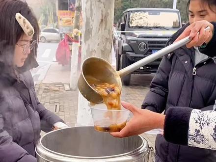 姐妹们天冷了 冬天的幸福来了 酒糟糯米小丸子安排起来#美食 #抖音乡村美食 #三农农村美食 #喝出好气色 #酒酿小圆子