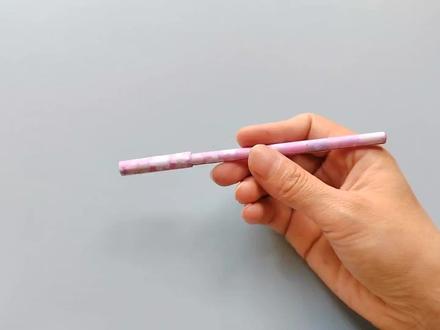 如果笔套坏了或者不喜欢,我们可以做一个笔套折纸#折纸 #手工 #笔套笔帽 #手工教程