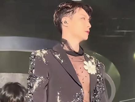 从小绵羊,到现在全能顶流,更是实力派全能艺人#张艺兴 #神级现场 #歌手 #帅炸 还有谁不上头的