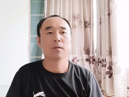电脑插了两根8G内存条,属性里显示16G,只有8G可用,怎么回事?