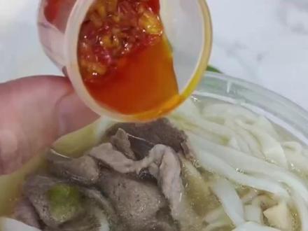 广东人不爱吃辣椒,但是辣椒酱做的非常辣啊#广东 #辣椒 #美食 #辣椒酱 #吃什么