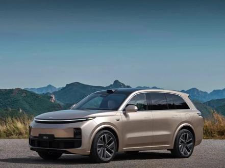 顶不住了?问界新M7大定超5.5万台,理想L8降价超2.6万元!#问界 #问界M7 #理想l8 #理想 #新能源汽车