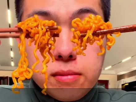 酱里麻火鸡面测评大实话:这款火鸡面真那么香吗?#酱里麻火鸡面 #真实测评 #美食测评 #方便面测评 #美食分享官