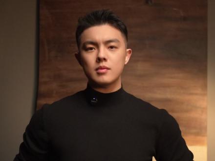 男人最down的穿搭!兄弟们,上身试一下! #男生穿搭 #半高领 #王嘉尔 #性感 #性张力