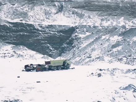 第一视角带你体验“反坦克地雷”是如何布置和排除的? #反坦克地雷 #硬核知识局 #武器科普