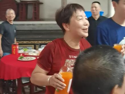 祥谦镇洋下村喝飞行员考大学光宗耀祖酒