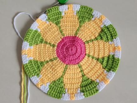 四种颜色搭配,钩织美观实用的太阳花圆形垫子,针法简单好看(完)