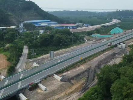 实拍广西第一条高速路,已开通超过25年,正在全面改建8车道
