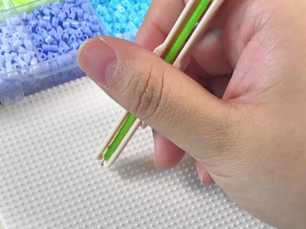#拼豆 #拼豆笔 #拼豆豆手工 全新拼豆笔,看看怎么样 #舌尖上的味道 @DOU+小助手