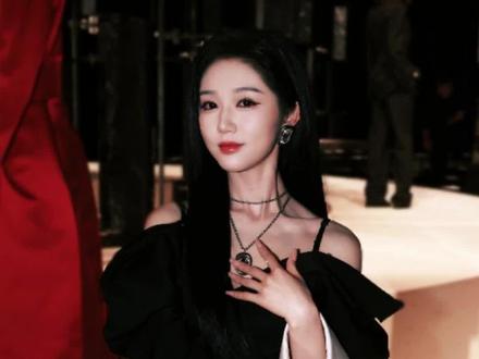 巴黎这条赛道,真被岳雨婷闯进去了 #岳雨婷