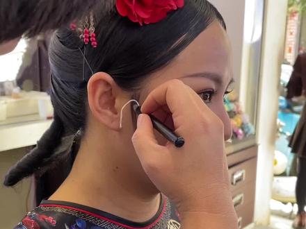 今天是清朝格格发型教程#新娘妆 #盘发 #今天你穿越了嘛 #格格发型 #清宫美人 #