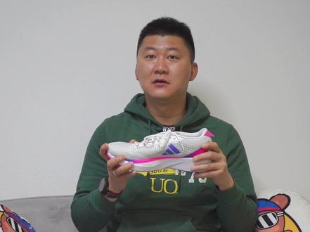 如果你的跑鞋不解鞋带就能脱,那可能说明你的鞋买大了#跑鞋 #跑步 #体育生
