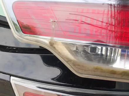 汉兰达原装后尾灯更换