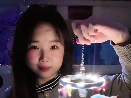 教程来啦~梦幻的五彩小鱼风铃~开了灯尊嘟超级出片!快让好朋友来给你做!
#扭扭棒 #手工diy #我的手工作品 #风铃 #教程
@抖音小助手 @抖音创作小助手