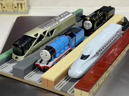 四站台和三轨道|多美卡X乐高
#多美卡 #乐高 #火车玩具