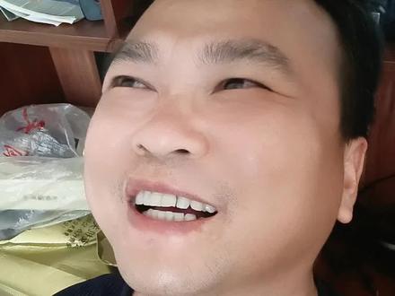 西南F4在这个赛季杀疯了,一个比一个疯癫,才出来个云南电鱼舞,又来个贵州拖拉机群舞#贵州美好推荐官 #拖拉机舞挑战 #搞笑视频 #贵州 #农村搞笑段子