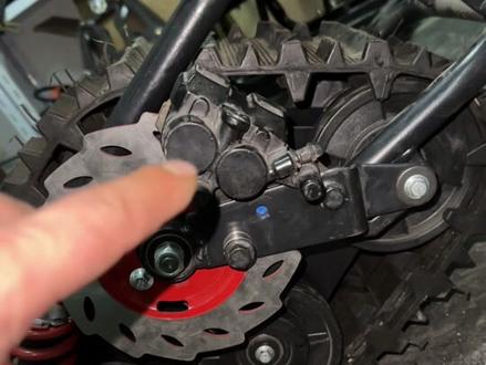 履带刹车搞定#小牛电动 #渣渣牛 #小牛履带车