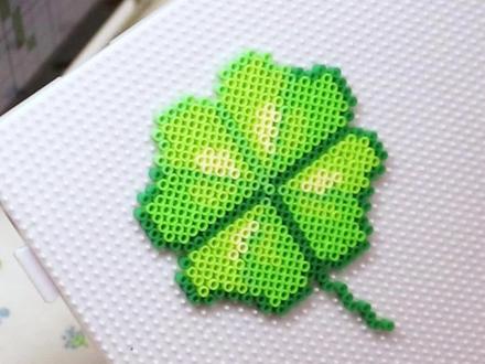 今天拼粉丝宝宝的四叶草🍀#拼豆 #拼豆豆 #手工