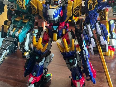 迷你特工队-暴龙战炫王D5
战斧翼龙,炮甲巨龙,锯齿猛鲨挂件安装完成,相信也是大多数人的选择,翼龙其实也可以省,如果纯粹体验把玩直接买个D2就行。#迷你特工队 #迷你特工队之超级恐龙力量 #暴龙战炫王 #变形金刚 #合体