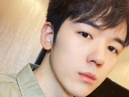 请欣赏帅卓带了80%民歌的通俗唱法 #仝卓 #可可托海的牧羊人 #宝藏男孩 #关注优秀帅气歌手 #天使吻过的嗓音