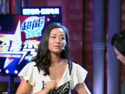 54岁初代超模瞿颖炸翻内娱