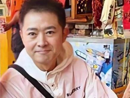 53岁任泉近况曝光!被曝与黄绮雯隐婚17年,原来他早已是人生