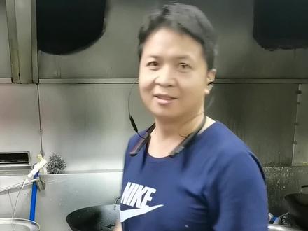 鱼肉鲜嫩,汤鲜味浓,豆腐吸泡汤汁会更爽滑,口感极佳!
