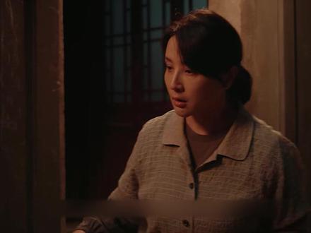 宿敌之战 正式开启:饶雨瓷展开对白靓靓的围猎 #她的盛焰 #好剧推荐