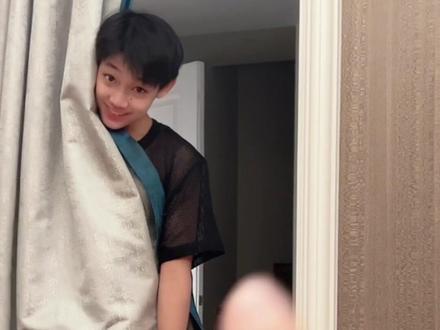 看一下B姐的时尚品味吧!她给哥哥弟弟选的衣服让我大饱眼福啊!