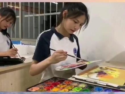阜阳农业学校2022年学前教育(幼师)专业招生详细内容如下:
学前教育(幼师)3+2师范类五年大专班,录取要求,中考总分380分或者裸分300分及以上的应届初中女毕业生。
3+2五年大专班说明如下:
前三年在我们农业学校学习,最后两年直接进入池州职业技术学院(原池州教育学院)或阜阳职业技术学院(原阜阳教育学院)报到学习,毕业颁发学前教育专科毕业证(第一学历),幼师资格证,也可参加专升本考试,继续就读本科院校。
对口升学班说明如下:
中考总分达不到3+2录取分数线,但是中考总分在260分以上的女毕业生,可以选择我校学前教育(幼师)对口升学班,前三年在我们农业学校学习,三年以后参加对口升学考试,可以升入阜阳职业技术学院(原阜阳教育学院)、池州职业技术学院(原池州教育学院)、六安职业技术学院(原六安教育学院)或马鞍山职业技术学院(原马鞍山教育学院)等教育类专科学校学前教育专业(幼师)大专班学习,三年毕业颁发学前教育专科毕业证(第一学历),幼师资格证,也可参加专升本考试,继续就读本科院校。
特别提示
中考分数出来之前报名要求:
不需要中考分数,到校就可以报名,待中考成绩出来以后,达到3+2分数线的学生直接录取到3+2五年大专班,达不到录取分数线的自动划入对口升学班。
中考分数出来以后报名要求:
在幼师三个班未录取满之前,中考分数总分260以上的学生,可以直接到我校报名,达到3+2录取分数线的,在3+2有名额的前提下,直接录取到3+2班,否则,只能录取到职对口升学班,报满即止。
我校郑重承诺:
所有学生在我校学习3年中,学生都可以获得下列证书:
1.钢琴六级及以上等级证书
2.舞蹈六级及以上等级证书
3.美术六级及以上等级证书
4.声乐六级及以上等级证书
5.乐理二级级以上等级证书
6.普通话二甲证书
7.保育员中级证书
8.中专毕业证书
咨询电话:15715582177