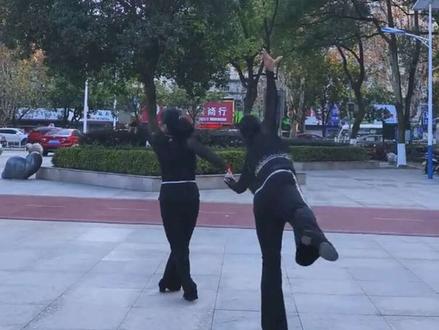 学不完的新舞,《想你一次落一粒沙》原创视频未完,我也学着玩。二天的毛坯,自我欣赏!