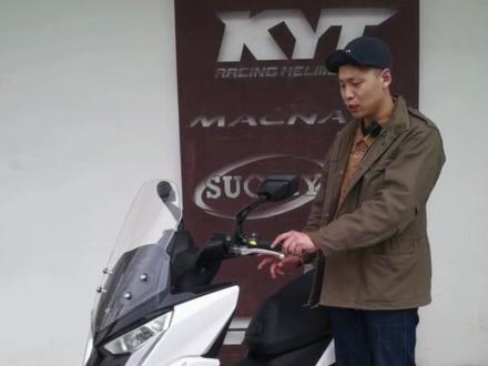 光阳rks150、racingx150长征版,此次的升级真没整一点虚的,大号的马桶、小400公里的续航、tcs、车架补强。虽然腿部坐姿还没有调整,但确实是一台配置实在品控稳定并没有太多短板的好车。#光阳racingx150 #光阳rks150 #踏板车
