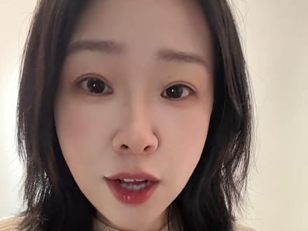 减少婚姻里90%内耗,我只做对了这几件事。 所以你看,女人在婚姻里最通透的活法,从来不是面面俱到,而是拎得清。
对公婆坦诚不内耗,对老公放手不较真,对自己偏心不辜负。
降低期待,放弃改造,偶尔摆烂,握紧底气,好好爱自己。
少生气、少内耗,日子才能越过越舒心。#婚姻 #家庭婚姻情感 #女性智慧 #女性成长 #婚姻情感
