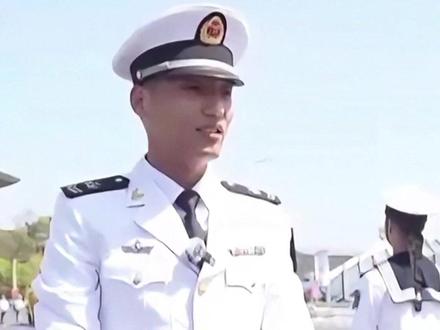 #旗语 “随堂小测试”来啦~你学会了吗?(记者:王朝朋 王伟 李玉广 于杰)#科普 #人民海军成立76周年