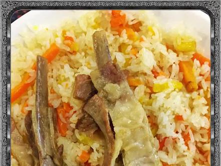 他们只用右手吃饭,左手绝对不触碰任何食物#娱乐评论大赏 #美食 #吃货日常