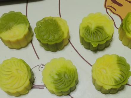 记录生活之双拼绿豆糕#爱烘培爱生活 #真材实料才能做出好味道