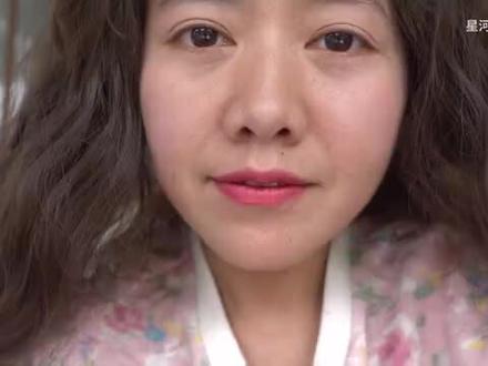 林浅喜,B站UP主,江湖人称反向李子柒。 她成名作叫《农村劝退视频》